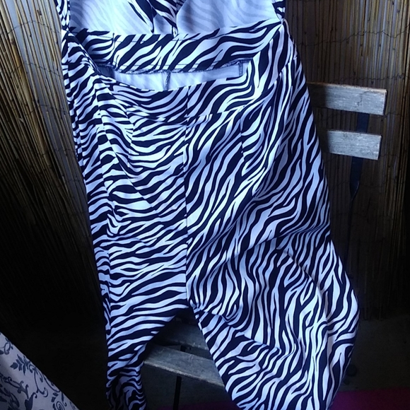 New York & Co 100% Cotton Jumpsuit - Picture 6 of 9